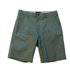 Dockers Supreme Flex Green Shorts - Size 33,‎ 9” Inseam, NWT